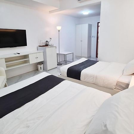 Staycation Hotel San Jose  Bagian luar foto