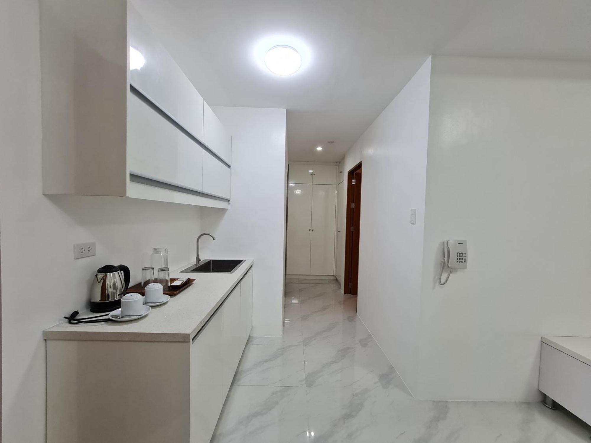 Staycation Hotel San Jose  Bagian luar foto