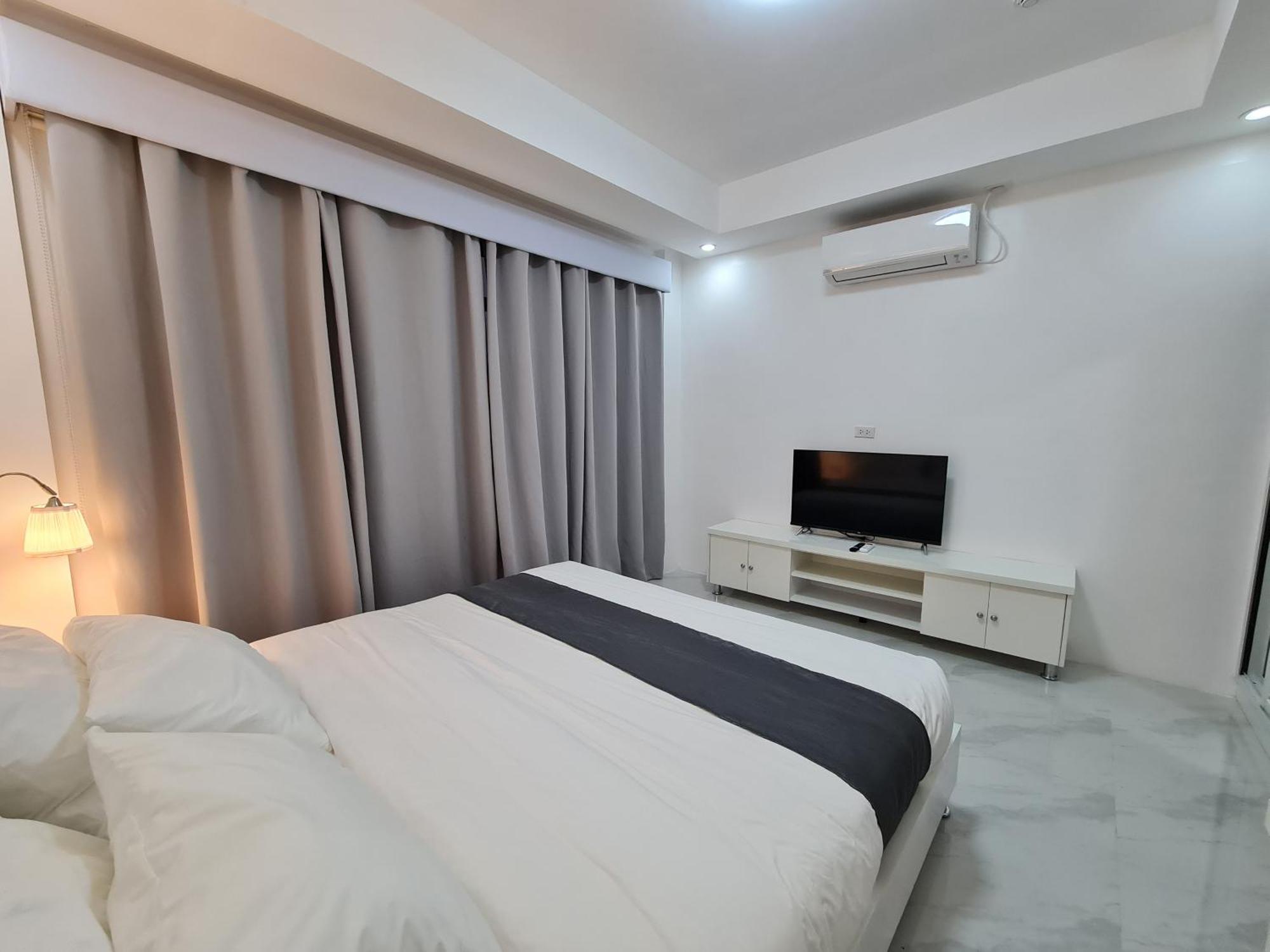Staycation Hotel San Jose  Bagian luar foto