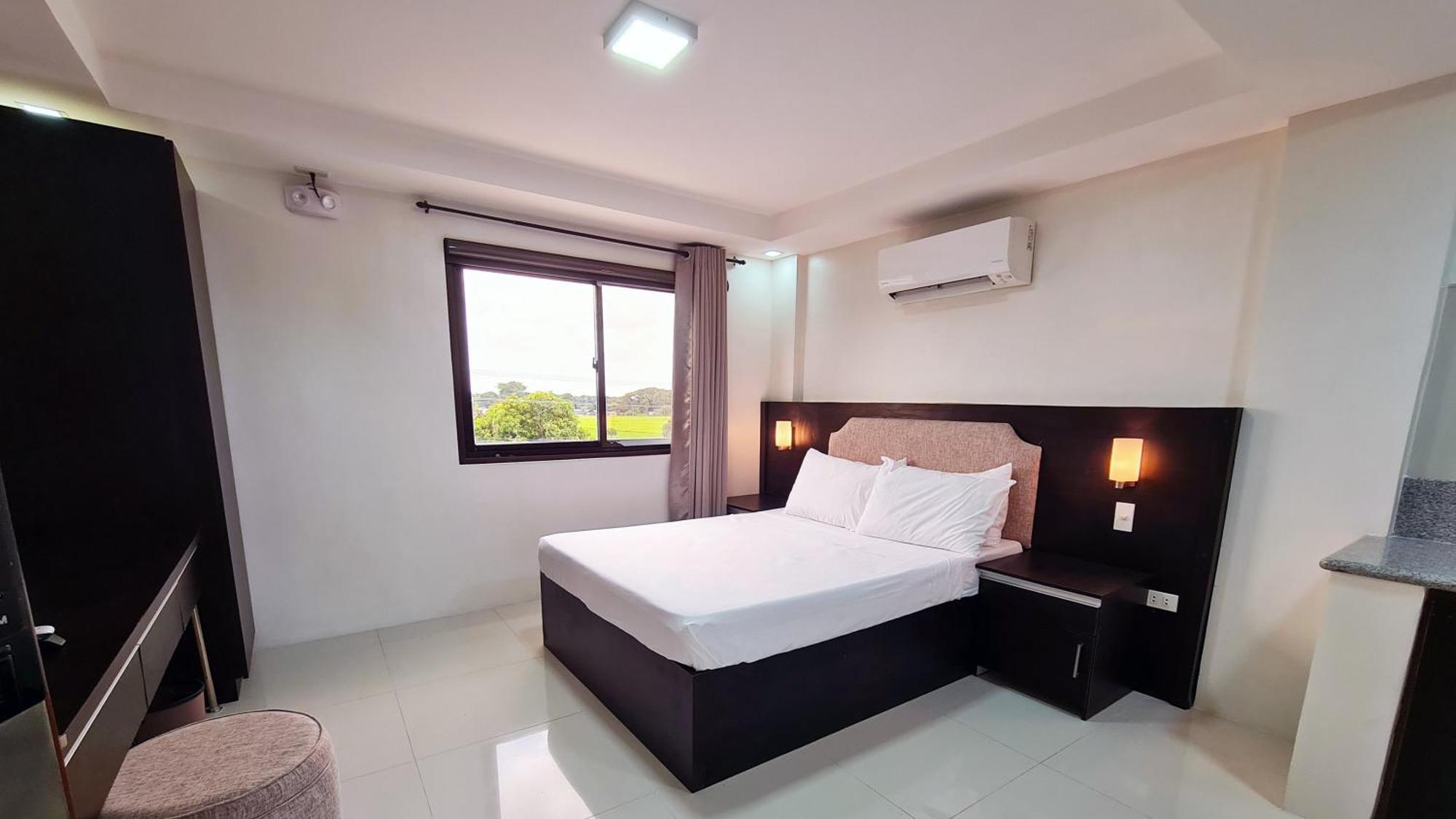 Staycation Hotel San Jose  Bagian luar foto