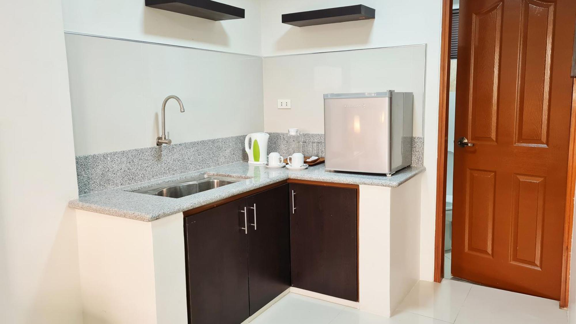 Staycation Hotel San Jose  Bagian luar foto