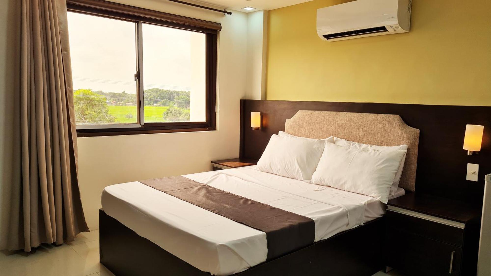 Staycation Hotel San Jose  Bagian luar foto