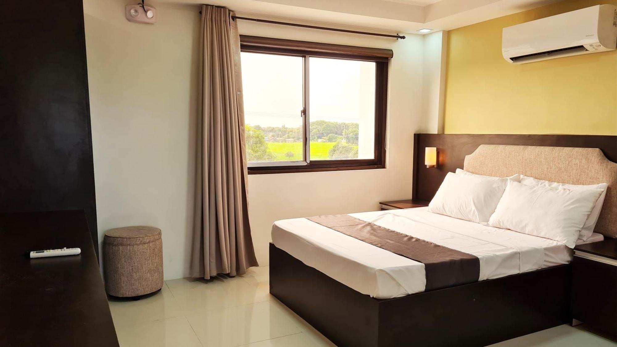 Staycation Hotel San Jose  Bagian luar foto